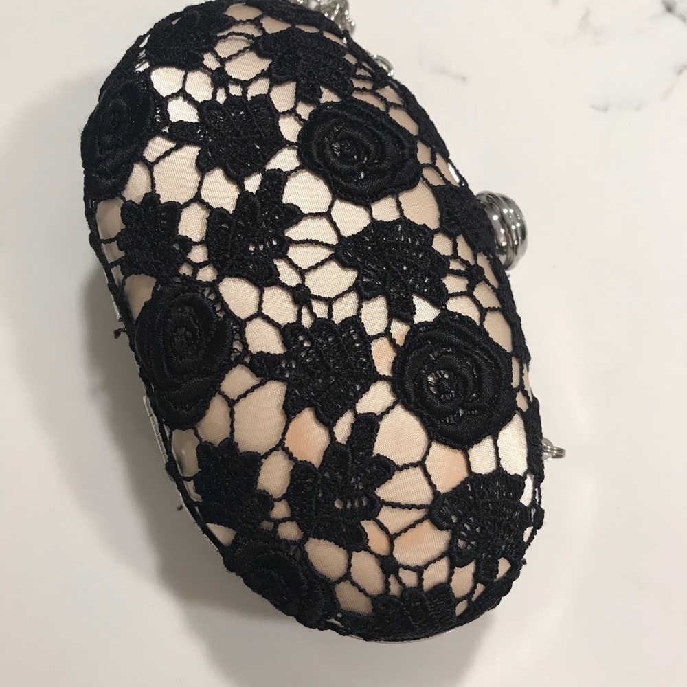 Sondra Roberts clutch - champagne and black lace - Picture 8 of 8